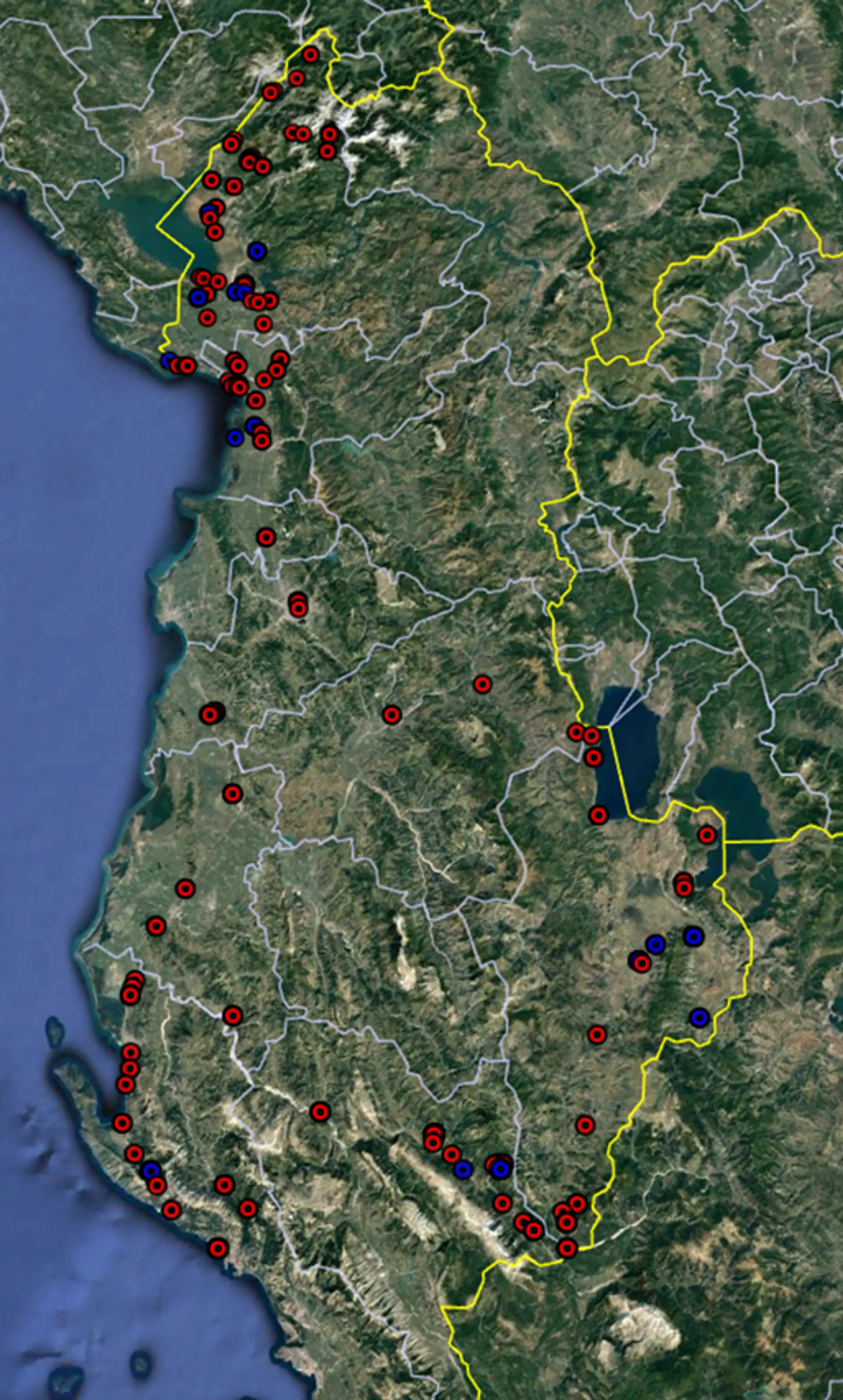 Collecting sites: red = wild populations, blue = landraces